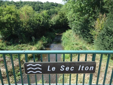 Élagueur Gaudreville-la-Rivière